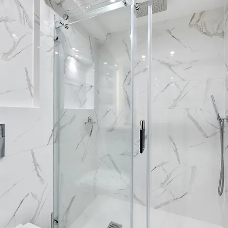 Elegant And Comfortable In Dom & House Apartment