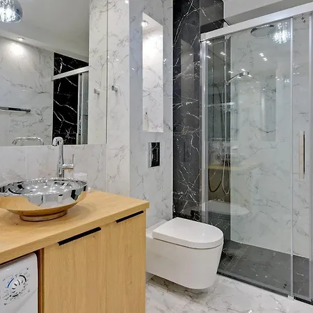 Elegant And Comfortable In Dom & House Apartment