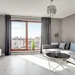 & Gym Old Town Chmielna By Renters Apartmanhotel
