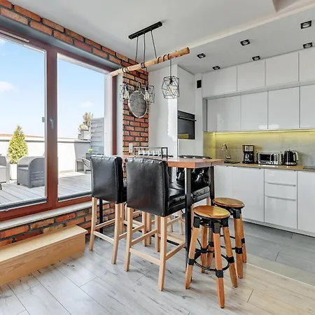 & Gym Old Town Chmielna By Renters 3*