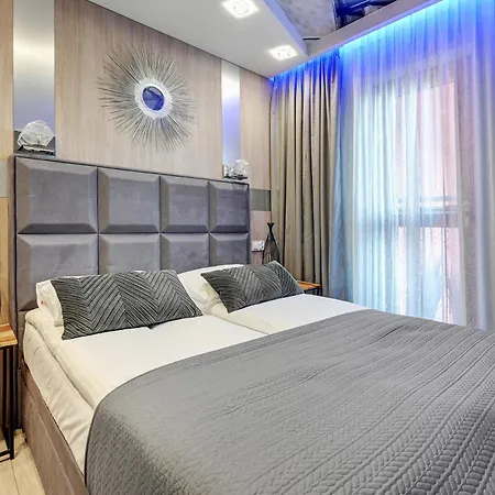 & Gym Old Town Chmielna By Renters Apart-hotel 3*