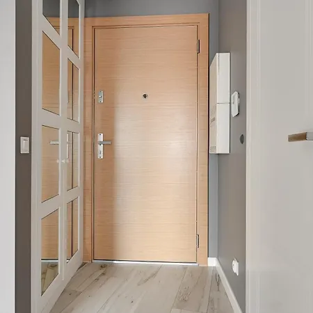 & Gym Old Town Chmielna By Renters