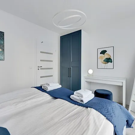& Gym Old Town Chmielna By Renters Apart-hotel 3*