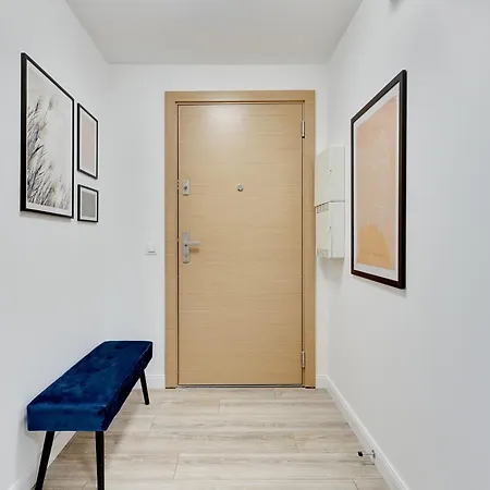 Apart-hotel & Gym Old Town Chmielna By Renters