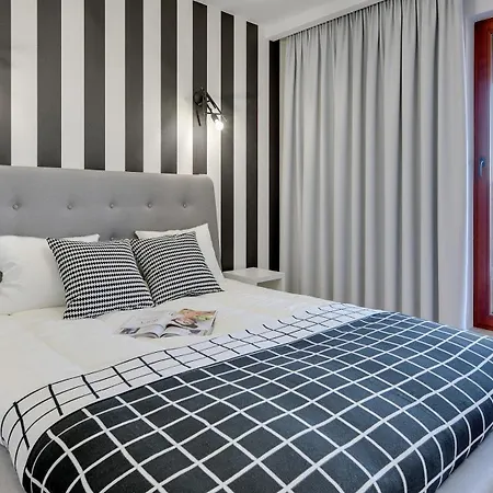 Elegant And Comfortable In Dom & House