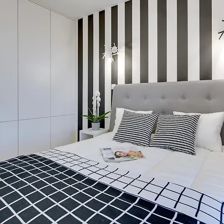 Elegant And Comfortable In Dom & House *