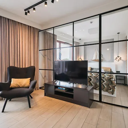 Elegant And Comfortable In Dom & House Apartment