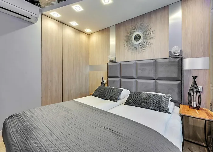 Elegant And Comfortable In Dom & House