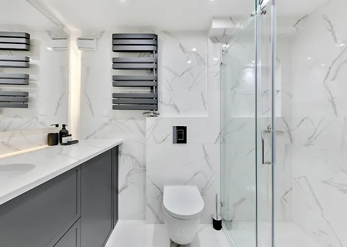 Elegant And Comfortable In Dom & House