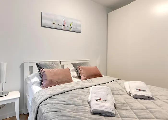 Elegant And Comfortable In Dom & House