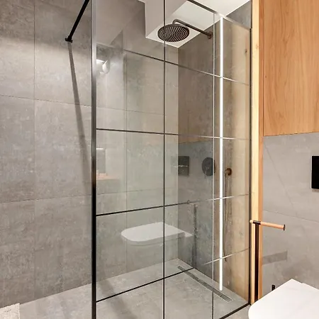 & Gym Old Town Chmielna By Renters Apartmanhotel