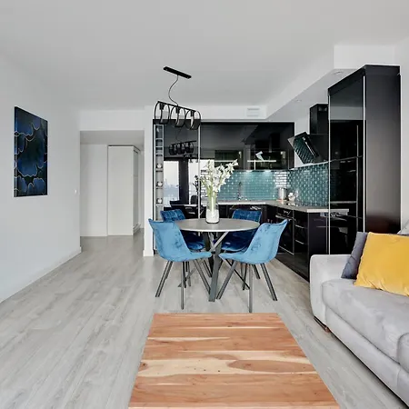 Elegant And Comfortable In Dom & House מלון דירות 3*