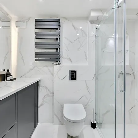 Elegant And Comfortable In Dom & House