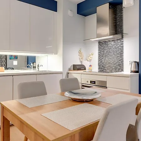 Apartmanhotel & Gym Old Town Chmielna By Renters 3*
